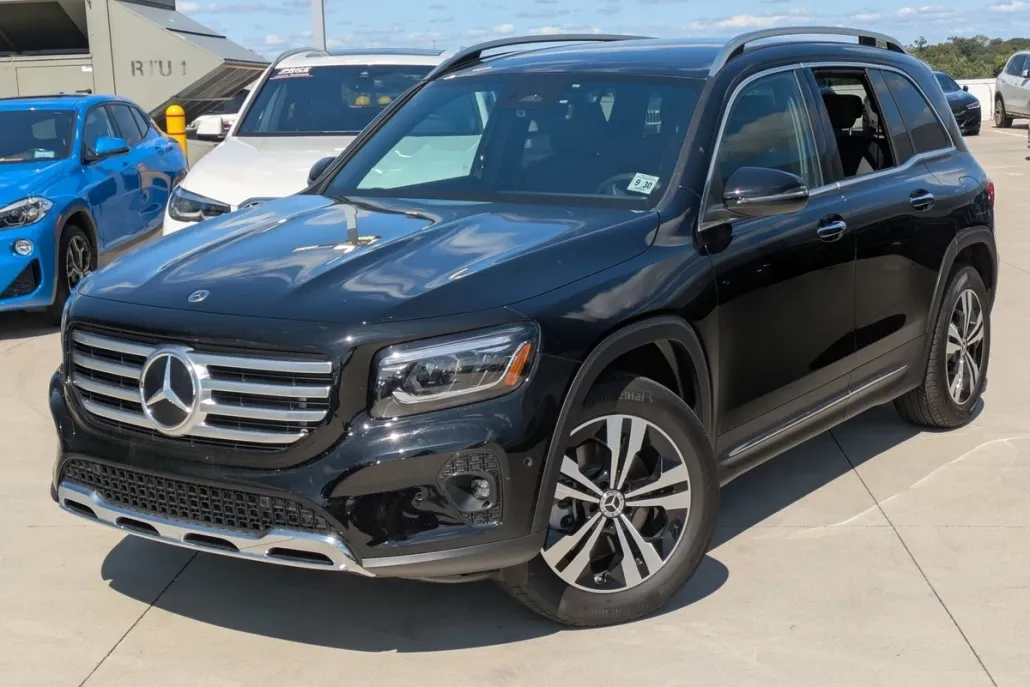 2025 Mercedes Benz GLB 250 4MATIC photo 1