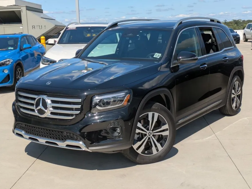 2025 Mercedes Benz GLB 250 4MATIC photo 1