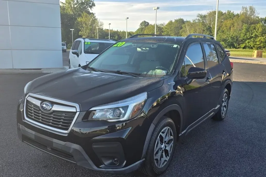 2020 Subaru Forester Premium photo 1