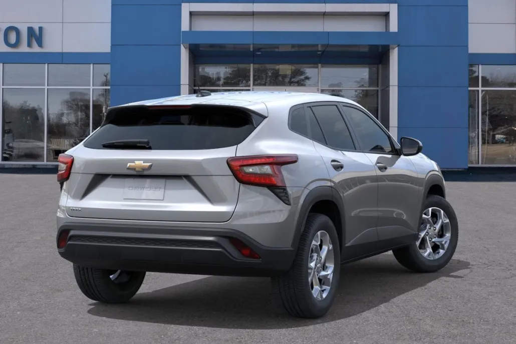 2025 Chevrolet Trax LS photo 1