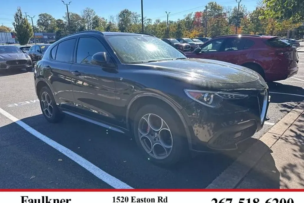 2022 Alfa Romeo Stelvio Ti photo 1