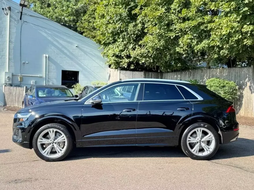 2021 Audi Q8 55 Premium Plus photo 1