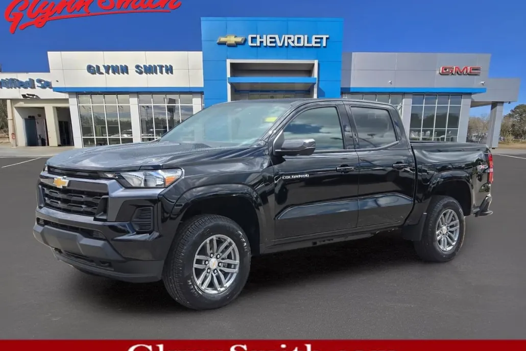 2025 Chevrolet Colorado Work Truck LT photo 1