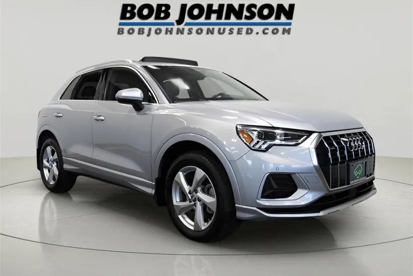 2020 Audi Q3 Premium Plus 45 TFSI photo 1