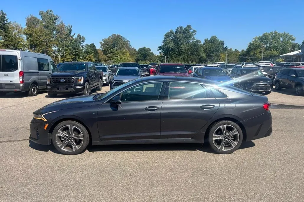 2024 Kia K5 EX photo 1