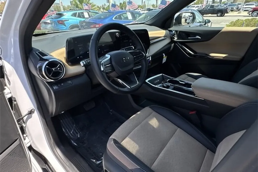2025 Chevrolet Equinox ACTIV photo 1