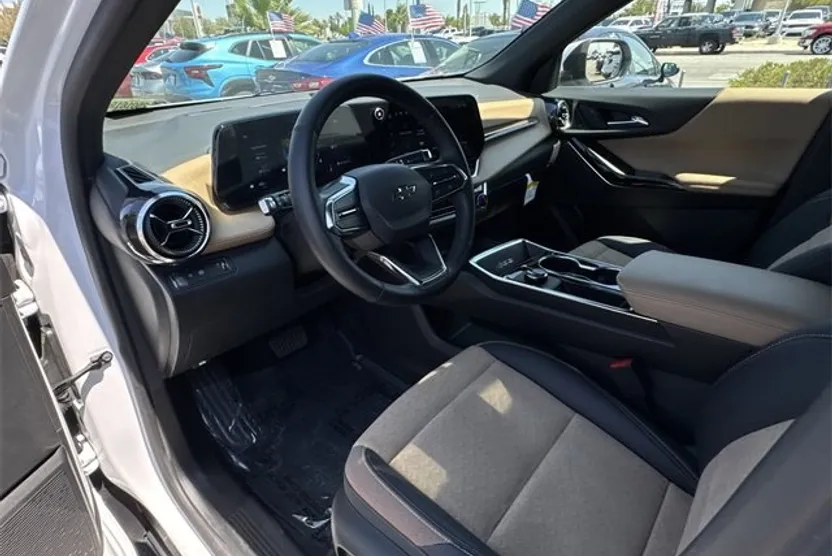 2025 Chevrolet Equinox ACTIV photo 1