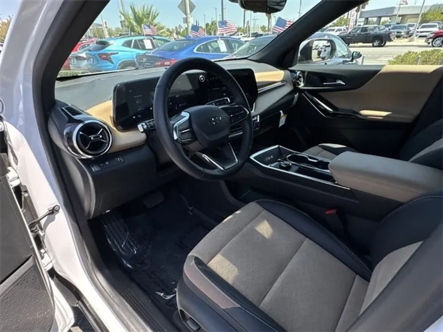 2025 Chevrolet Equinox ACTIV photo 1