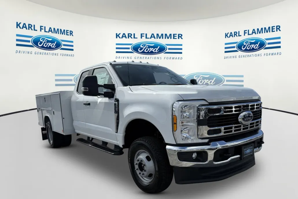 2024 Ford F-350 XL photo 1
