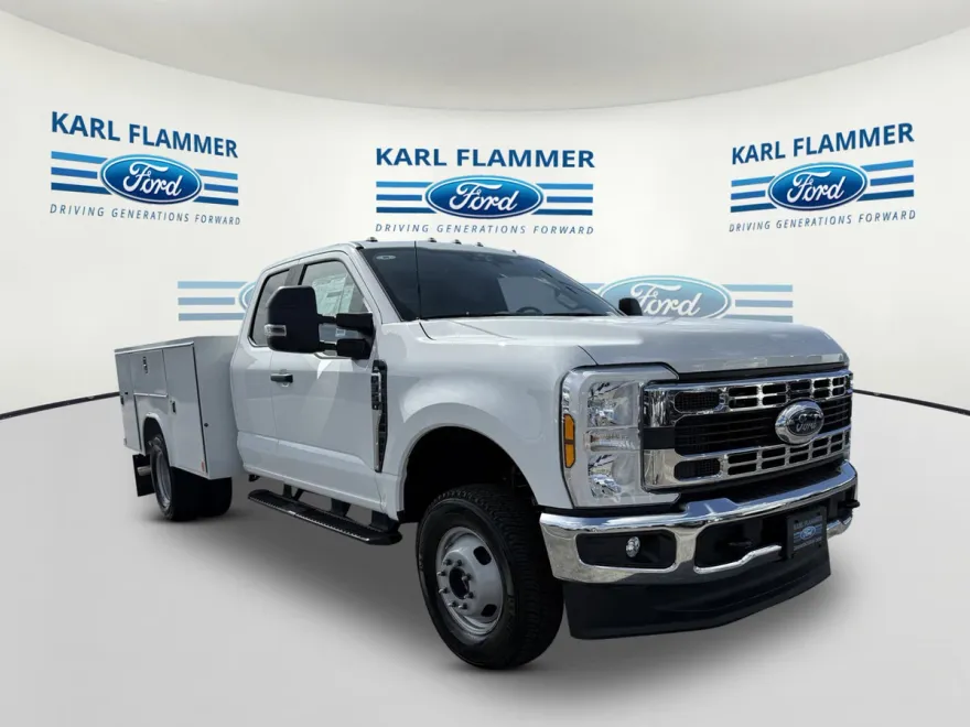 2024 Ford F-350 XL photo 1