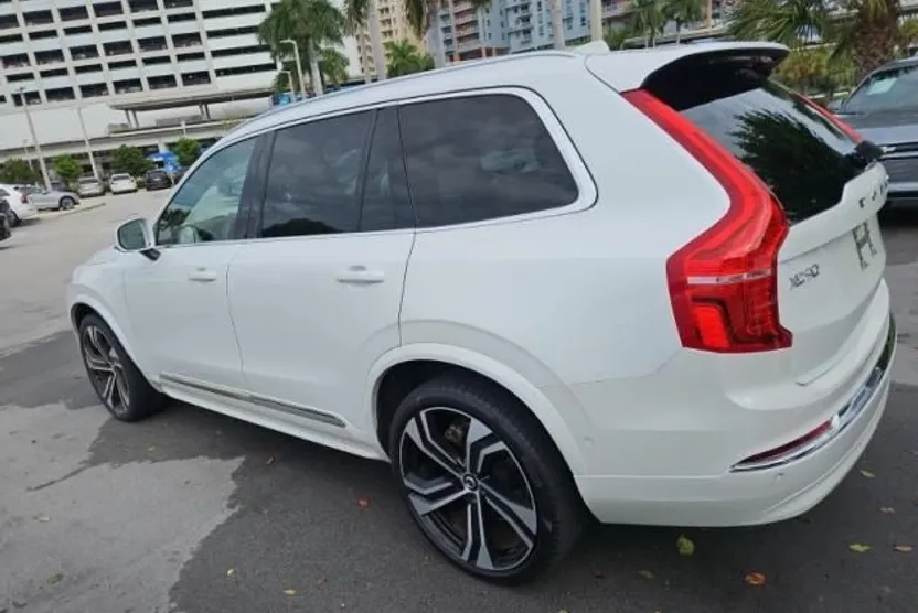 2024 Volvo XC90 Ultimate photo 1