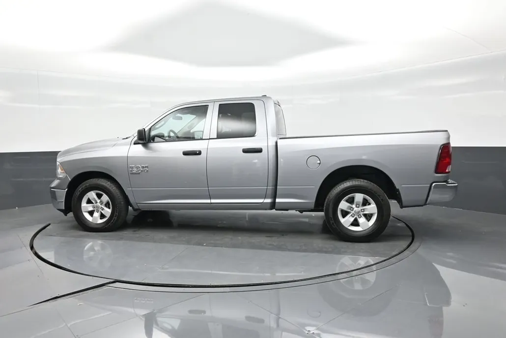 2024 Ram 1500 Classic SLT photo 1