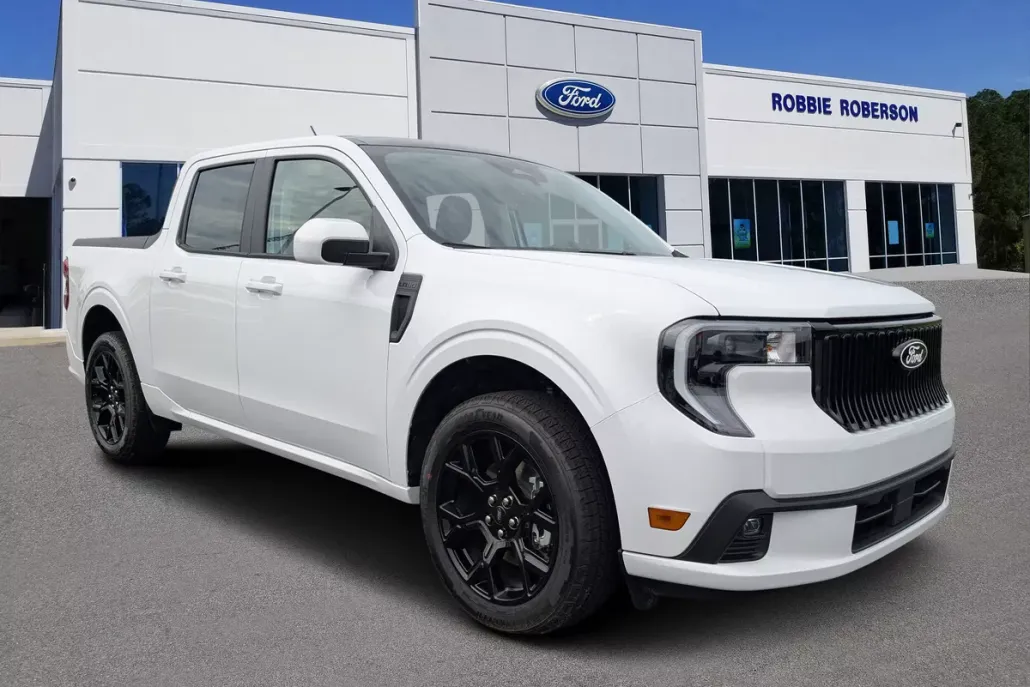 2025 Ford Maverick photo 1