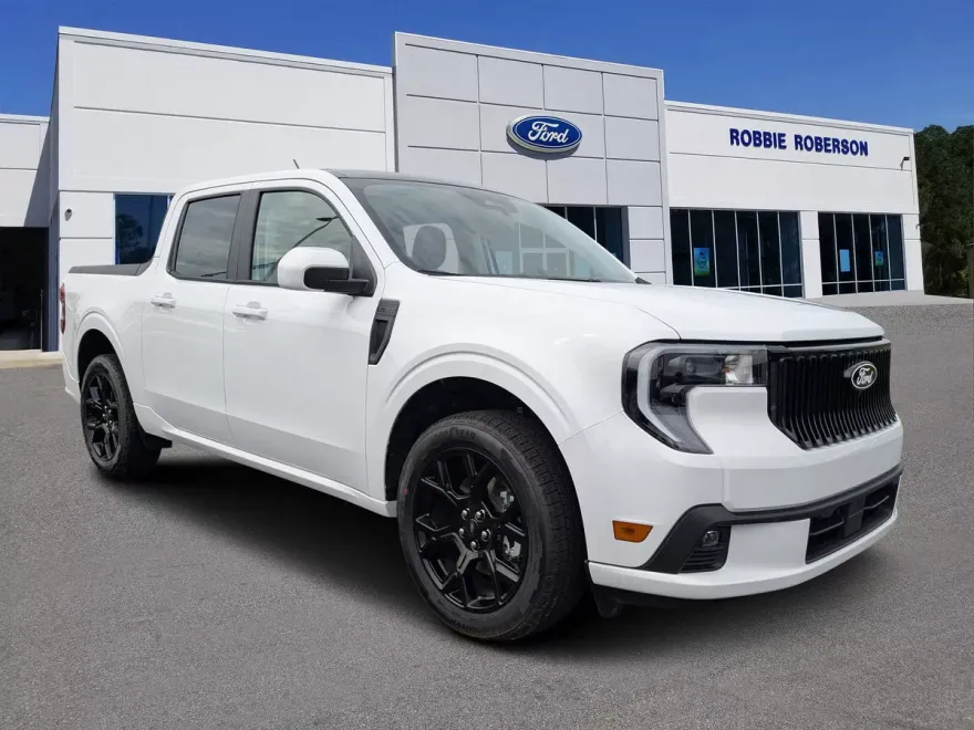 2025 Ford Maverick photo 1