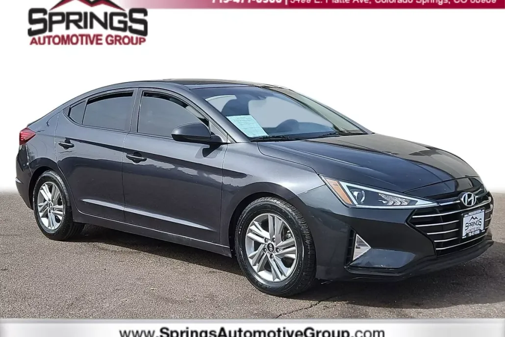 2020 Hyundai Elantra SEL photo 1