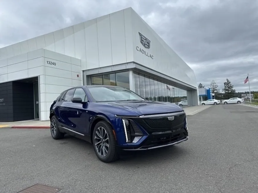2025 Cadillac Lyriq Sport photo 1