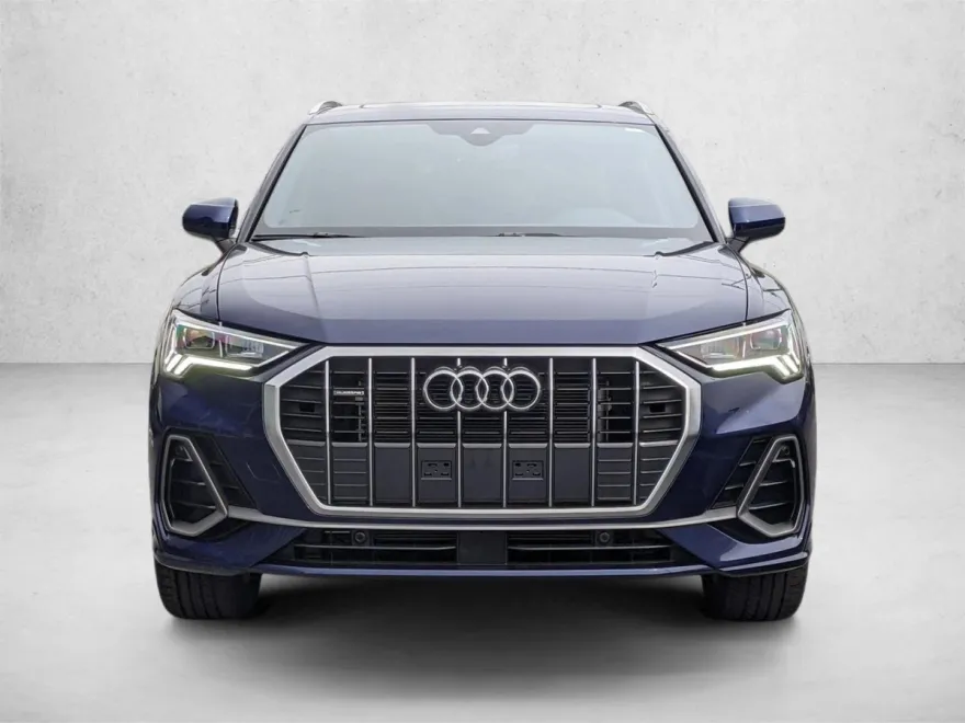 2024 Audi Q3 45 TFSI S line Premium photo 1
