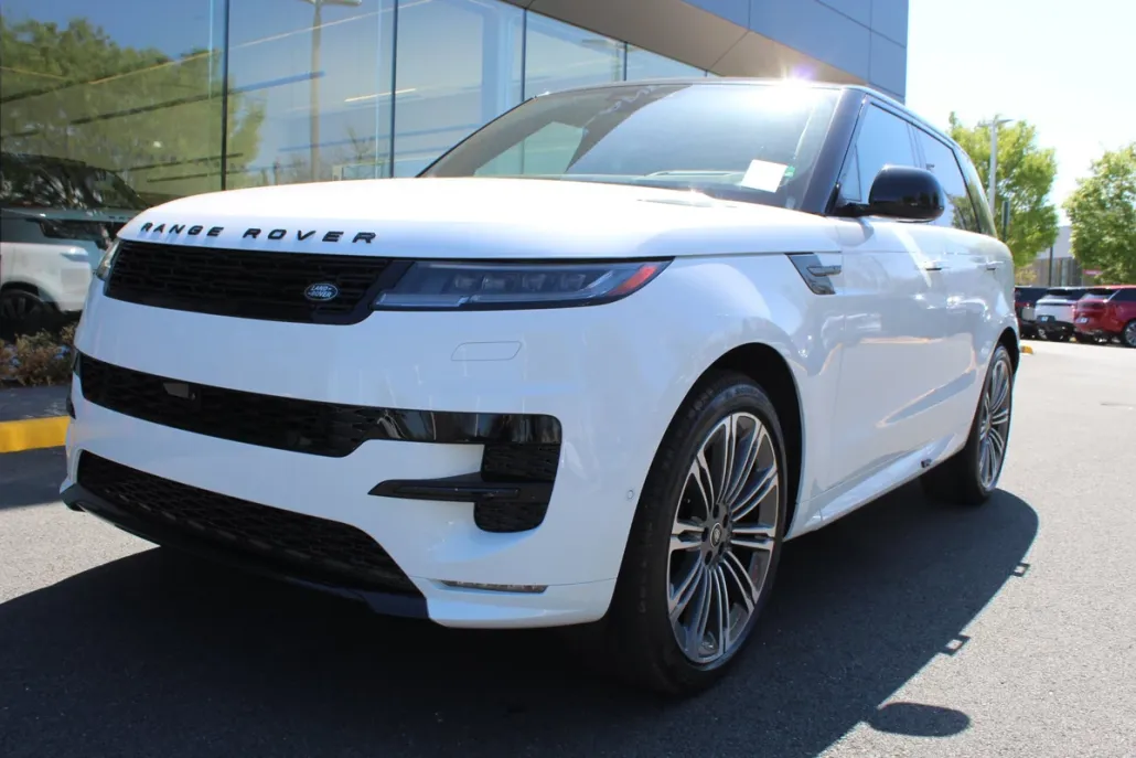 2025 Land Rover Range Rover Sport SE photo 1