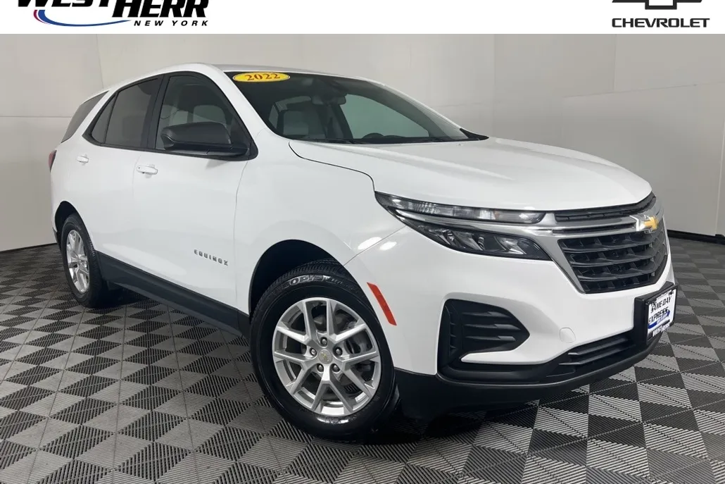 2022 Chevrolet Equinox LS photo 1