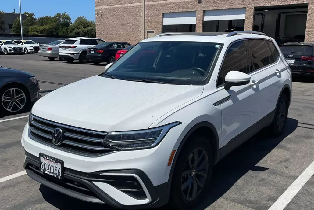 2024 Volkswagen Tiguan SE Wolfsburg Edition photo 1