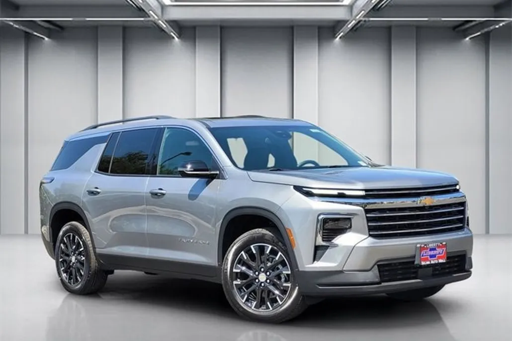 2026 Chevrolet Traverse photo 1