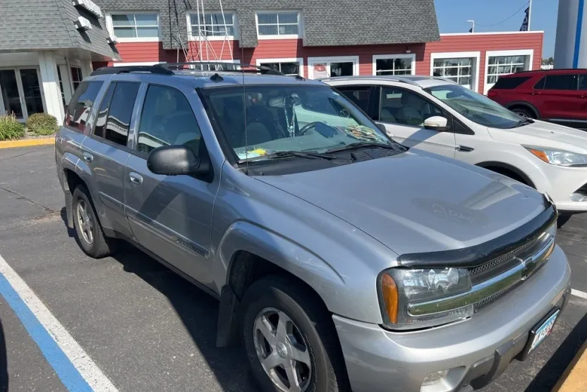 2004 Chevrolet Trailblazer LT photo 1
