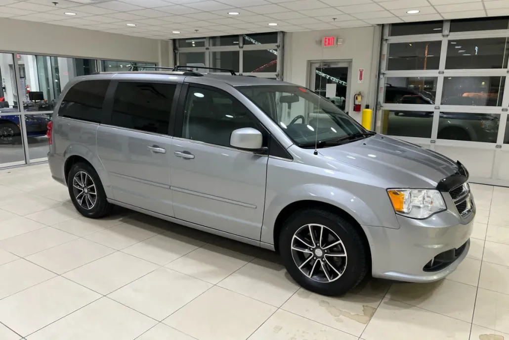 2017 Dodge Grand Caravan SXT photo 1