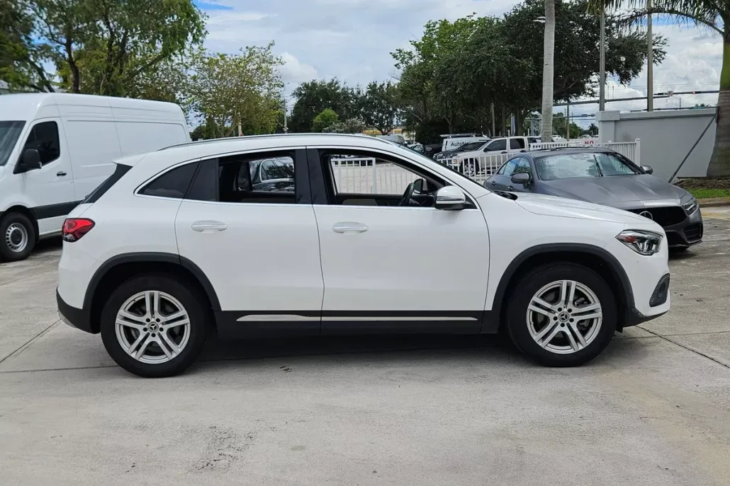 2023 Mercedes Benz GLA 250 photo 1