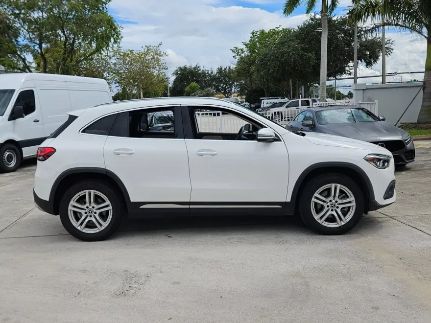 2023 Mercedes Benz GLA 250 photo 1