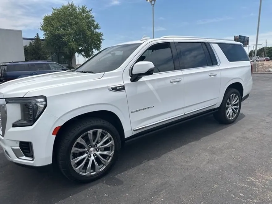 2022 Gmc Yukon XL Denali photo 1