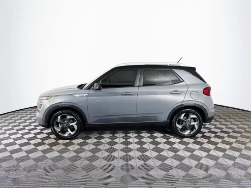 2023 Hyundai Venue Limited photo 4