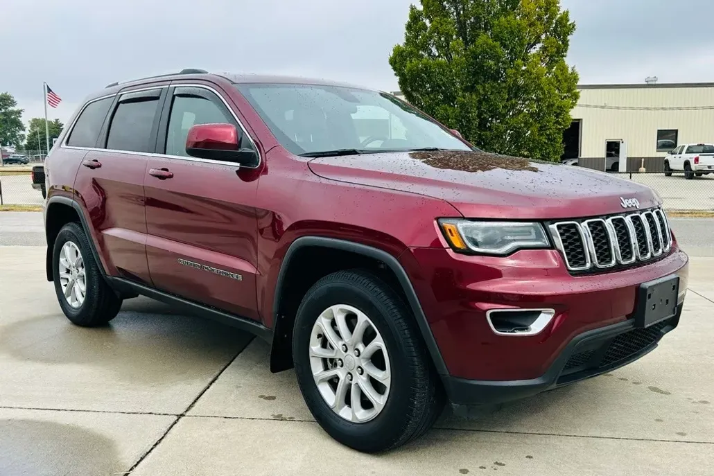 2021 Jeep Grand Cherokee Laredo X photo 1