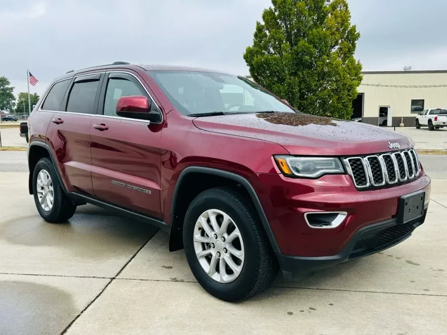 2021 Jeep Grand Cherokee Laredo X photo 1
