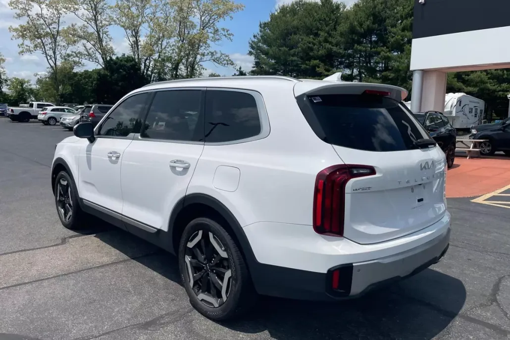 2023 Kia Telluride S photo 1