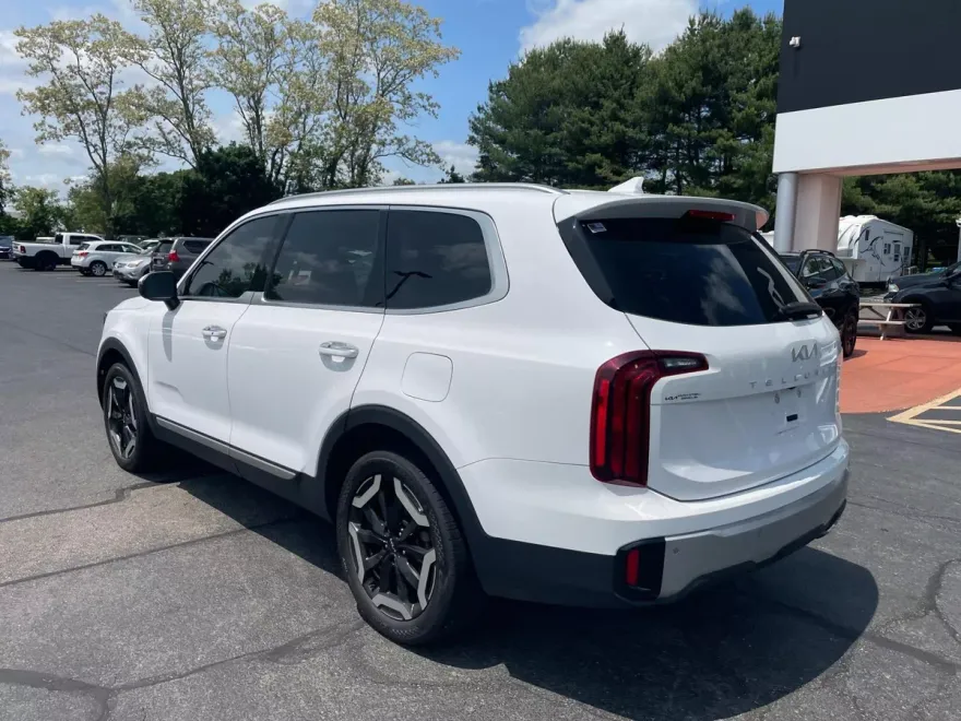 2023 Kia Telluride S photo 1