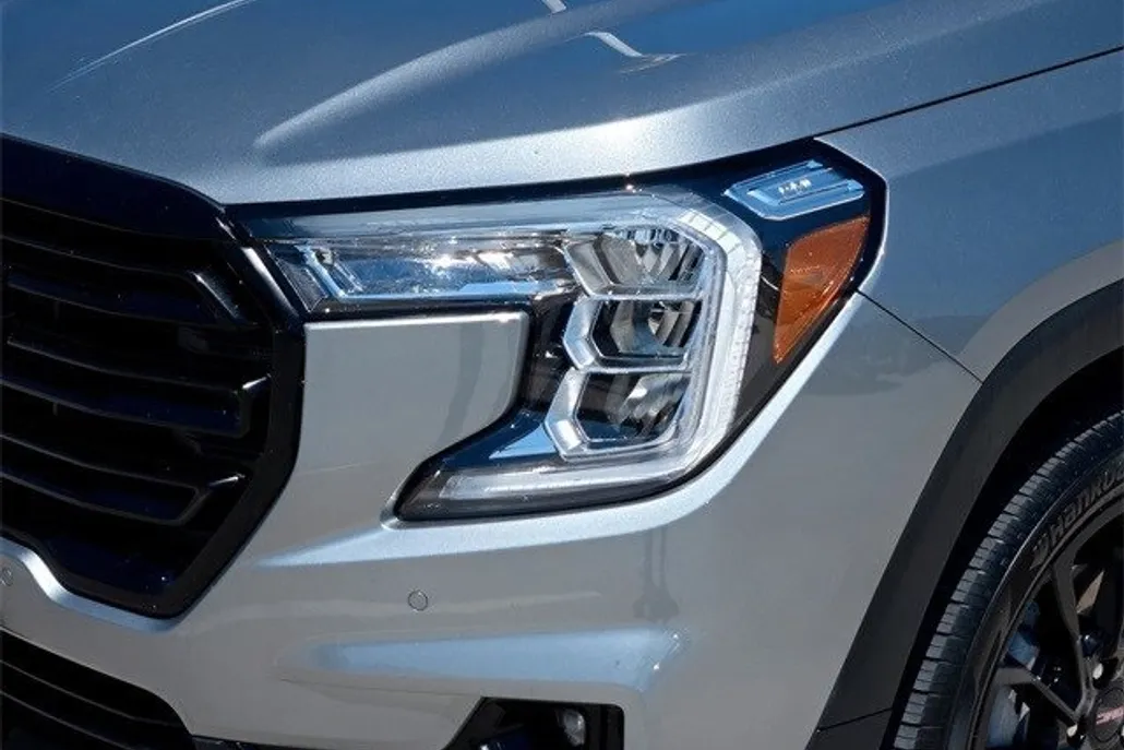 2024 Gmc Terrain SLT photo 1
