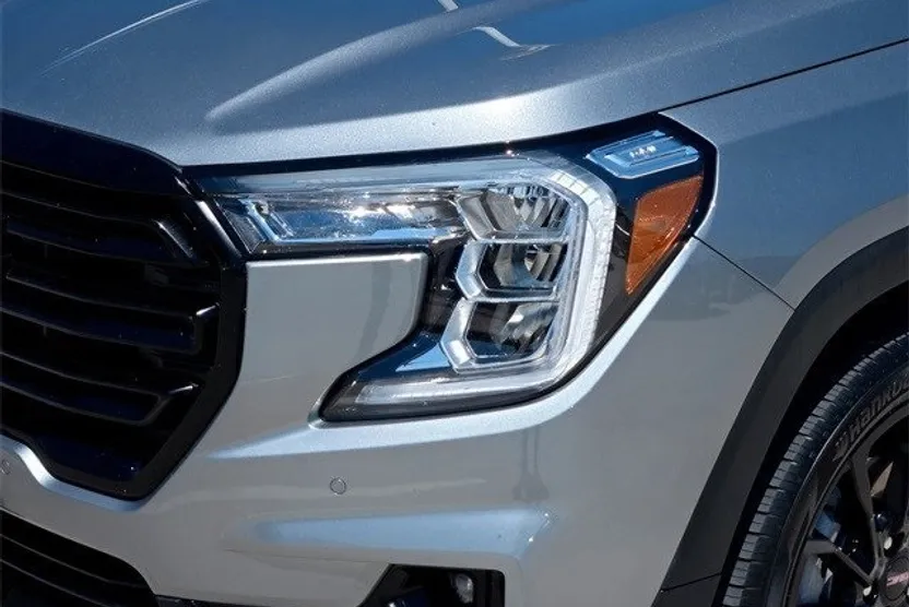 2024 Gmc Terrain SLT photo 1