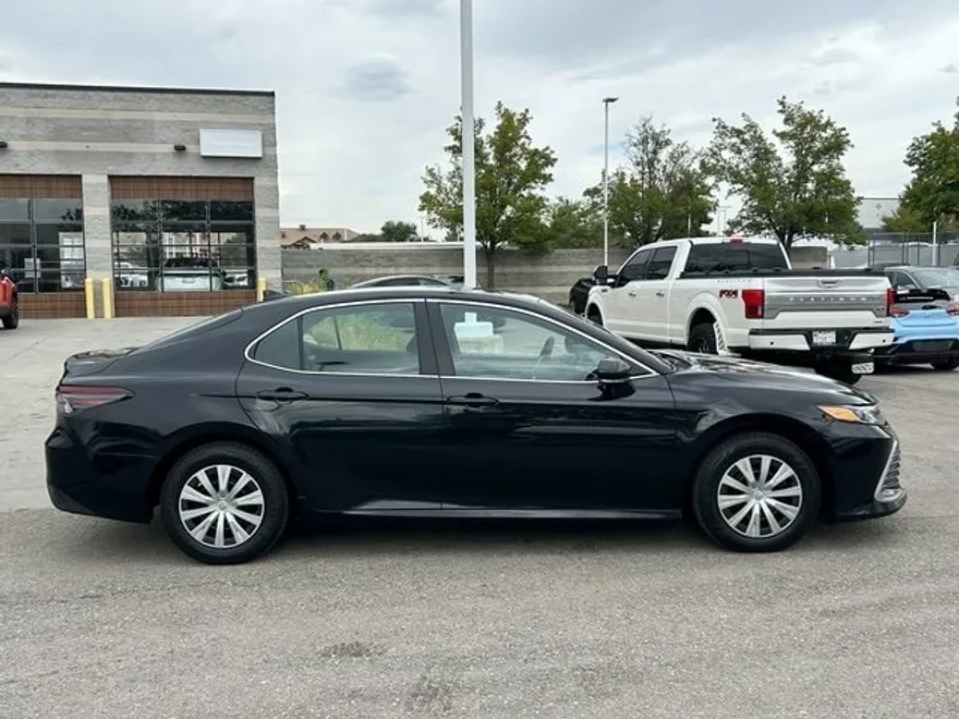 2023 Toyota Camry Hybrid LE photo 1