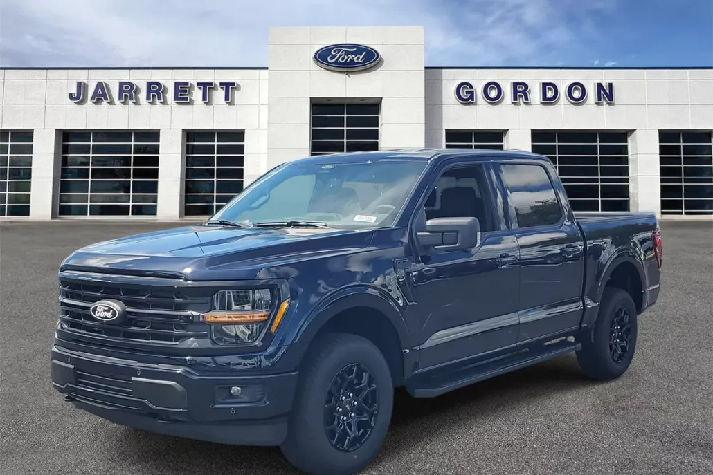 2025 Ford F-150 XLT photo 1