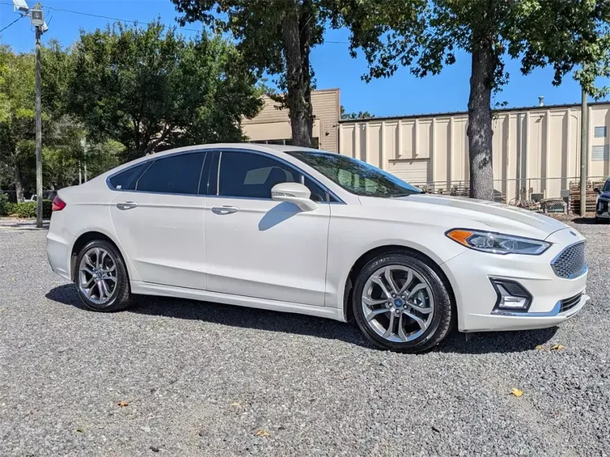 2020 Ford Fusion Hybrid Titanium photo 1