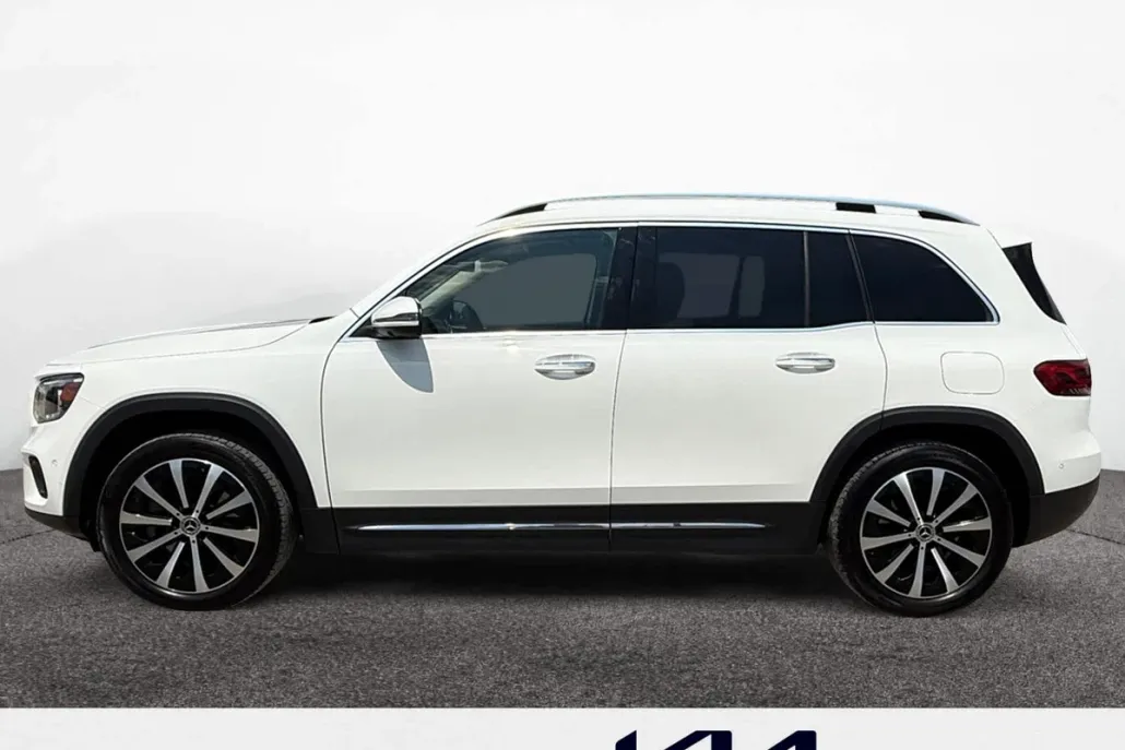 2023 Mercedes Benz GLB 250 photo 1