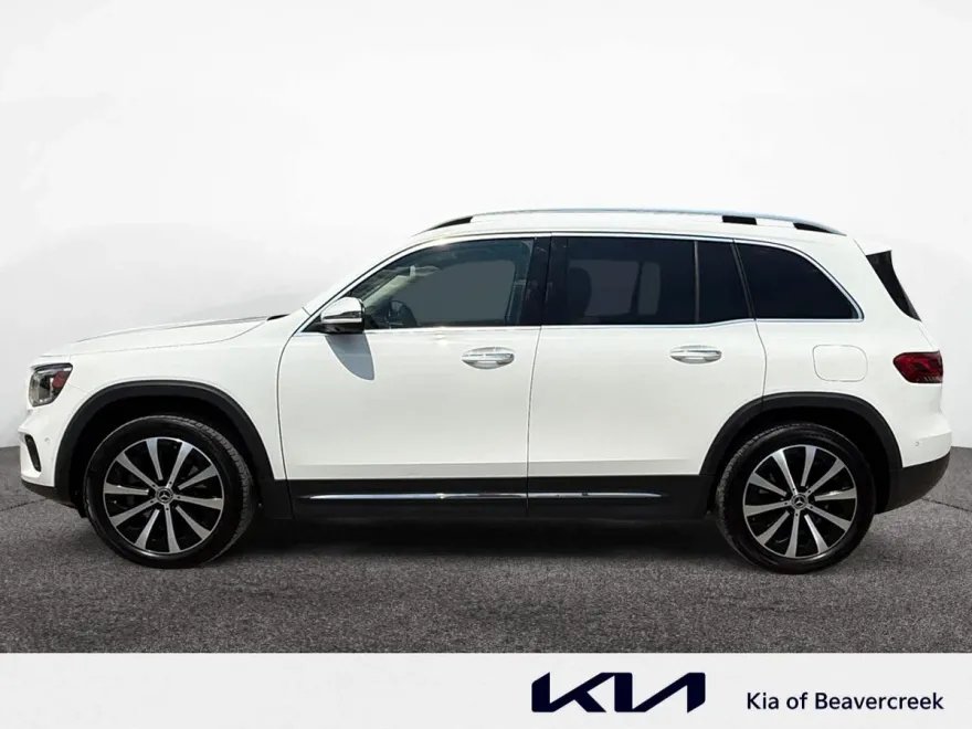2023 Mercedes Benz GLB 250 photo 1