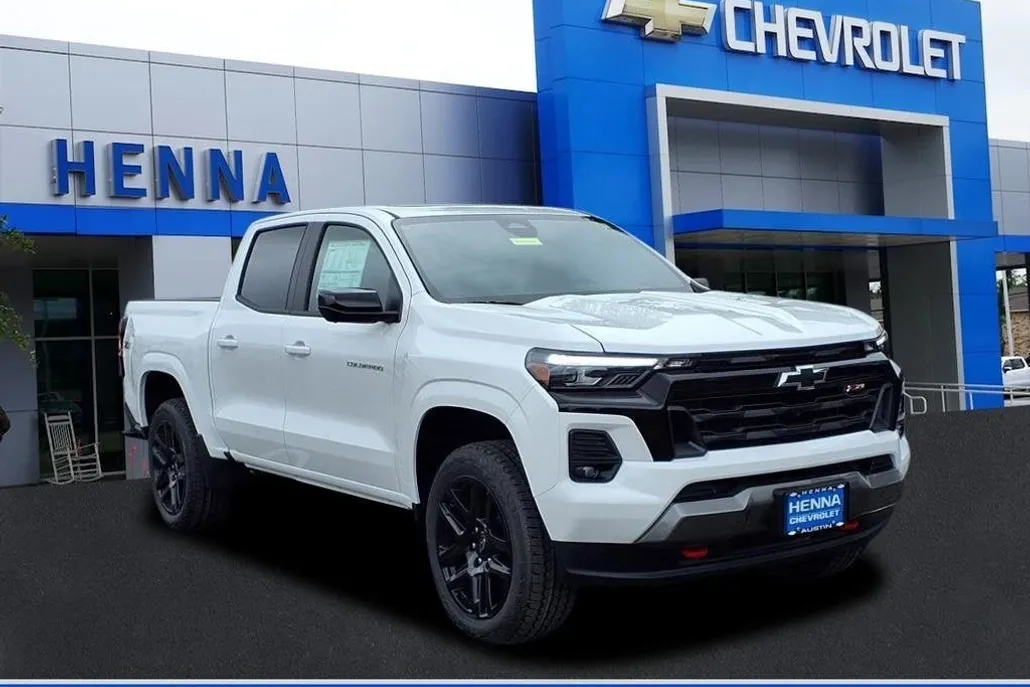 2025 Chevrolet Colorado Z71 photo 1