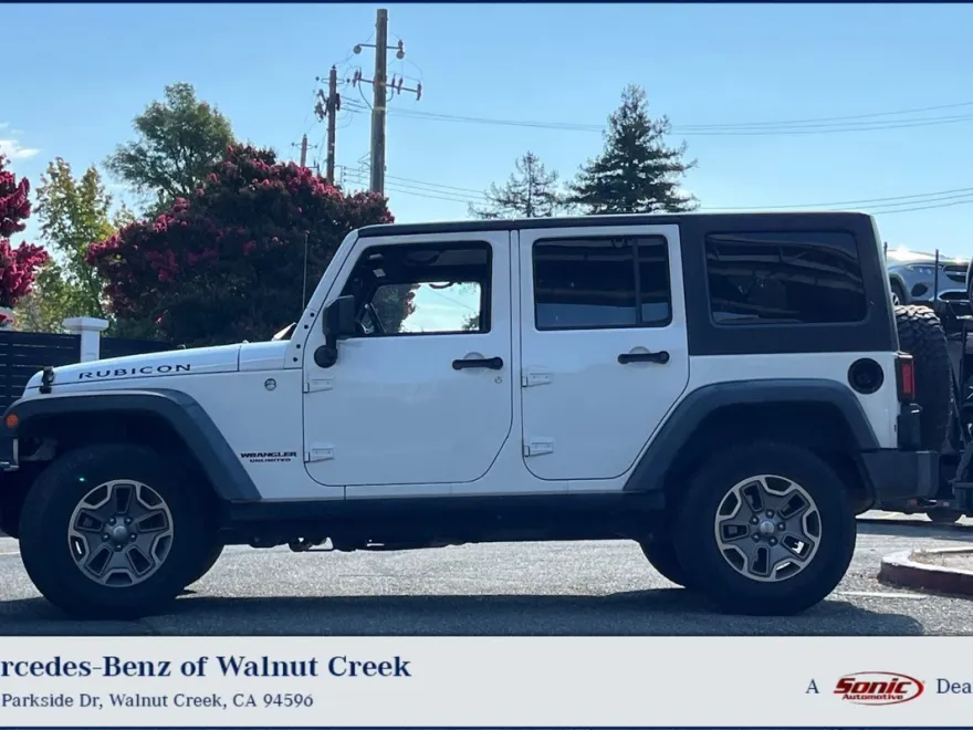 2014 Jeep Wrangler Unlimited Rubicon photo 1