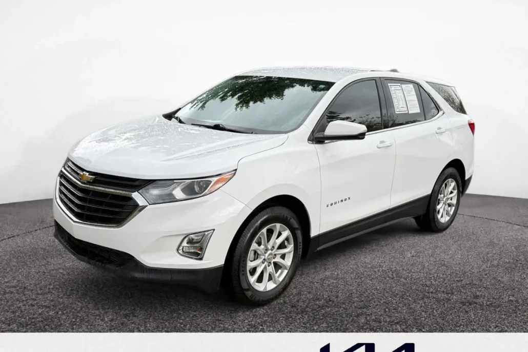 2019 Chevrolet Equinox LT photo 1