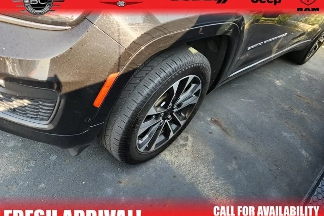 2021 Jeep Grand Cherokee Overland photo 1