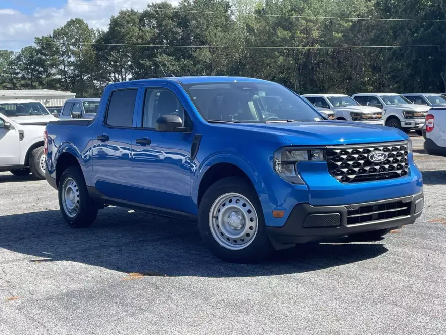 2025 Ford Maverick XL photo 1