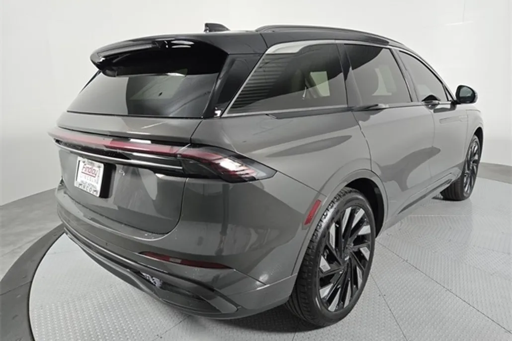 2026 Lincoln Nautilus Black Label photo 1