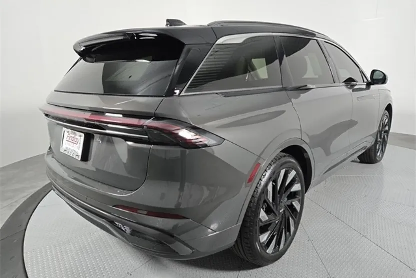 2026 Lincoln Nautilus Black Label photo 1