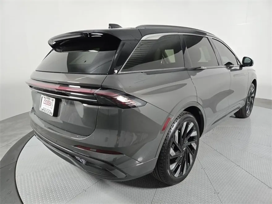 2026 Lincoln Nautilus Black Label photo 1